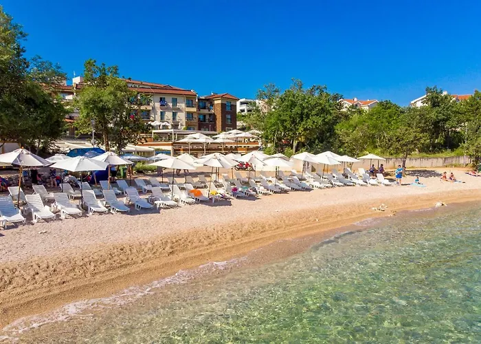  Blue Waves Resort
